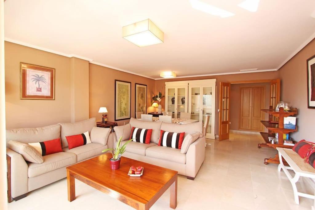 1039 - Carib Playa Duplex Penthouse Marbella